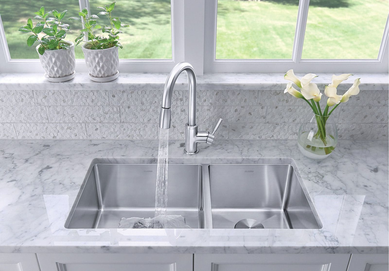Quatrus R15 33-in 60/40 Double Bowl Undermount Stainless Steel Kitchen Sink N0O6 - product image 3