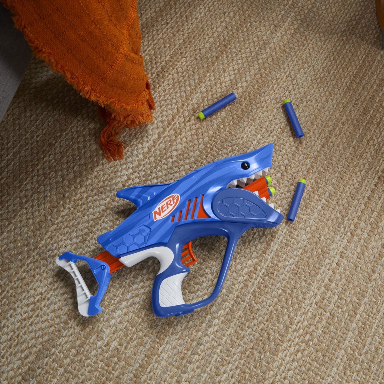 Junior Wild Sharkfire, Easy Play Dart Blaster, 8 Elite Darts, Ages 6 & Up U0U2 - product image 2