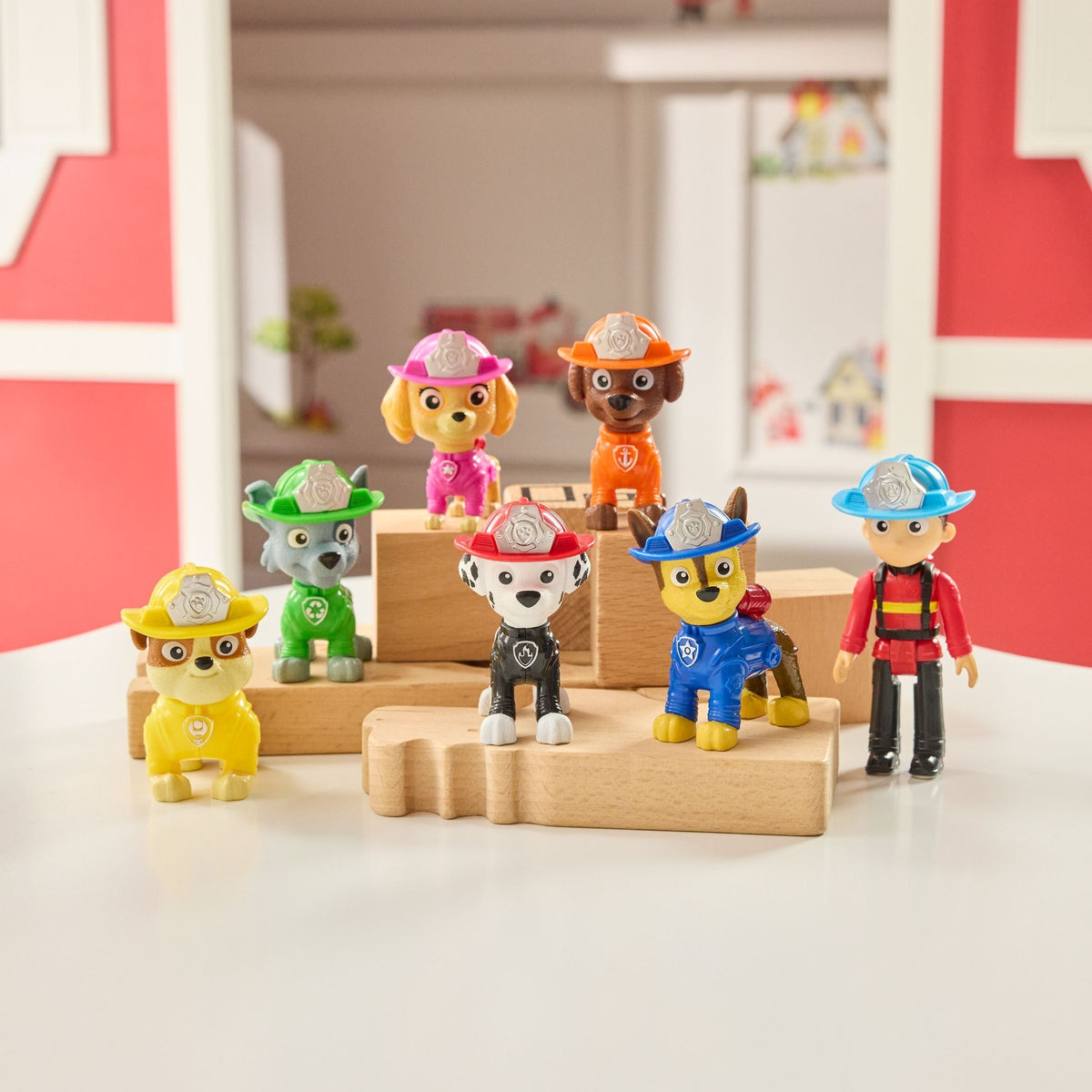 Fire Rescue Team Pack Playset with 7 Collectible Figures, Ages 3+ O3O9 - product image 5