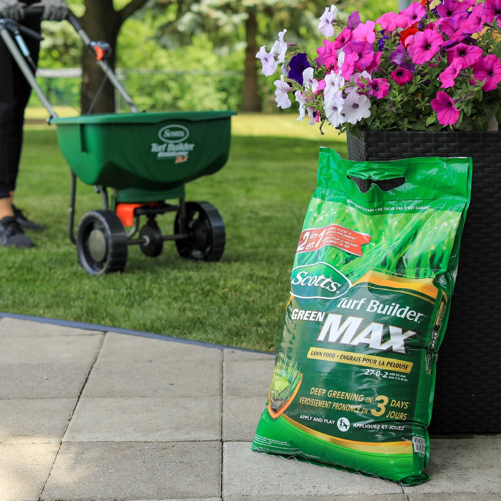Turf Builder Green MAX Lawn Fertilizer, 27-0-2, 350-m2 C5A7 - product image 4