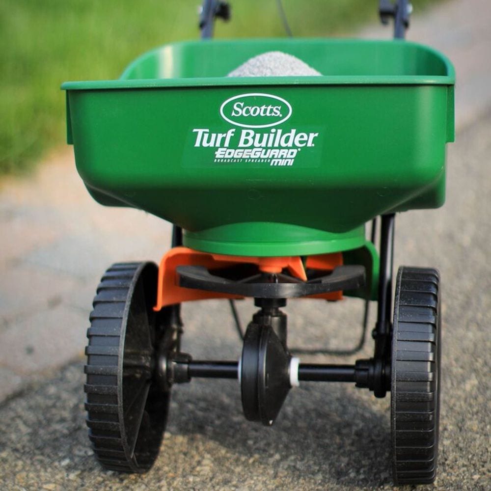 Turf Builder PRO Lawn Fertilizer, 400-m2 A7A3 - product image 5