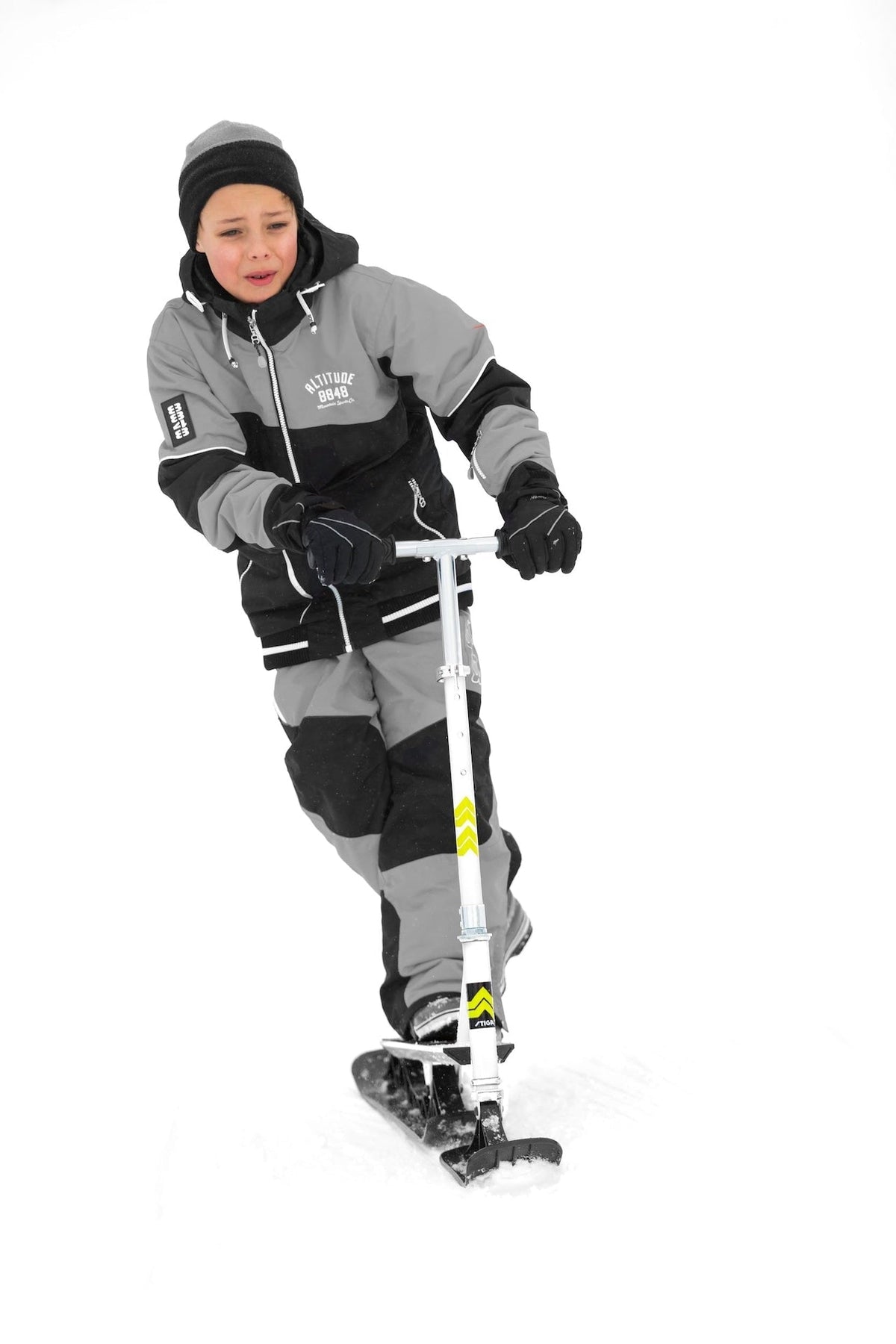 Snow Kick Free Kids' Winter Snow Ski Scooter with Height Adjustable Handle, Ages 7+ O2Z1 - product image 2