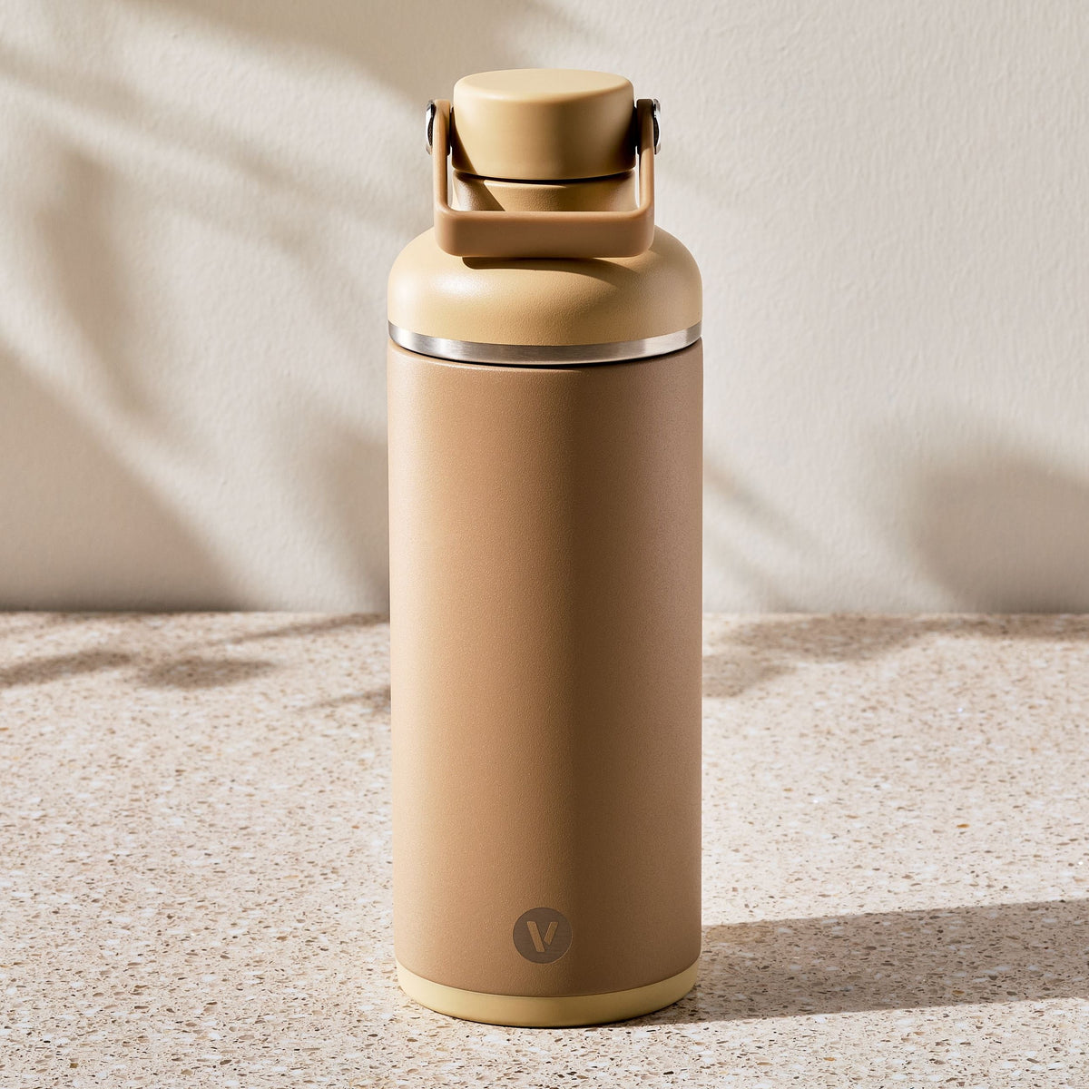 Insulated Hydration Bottle, 32-oz, Assorted Colours, with Leakproof Lid T8U8 - product image 1