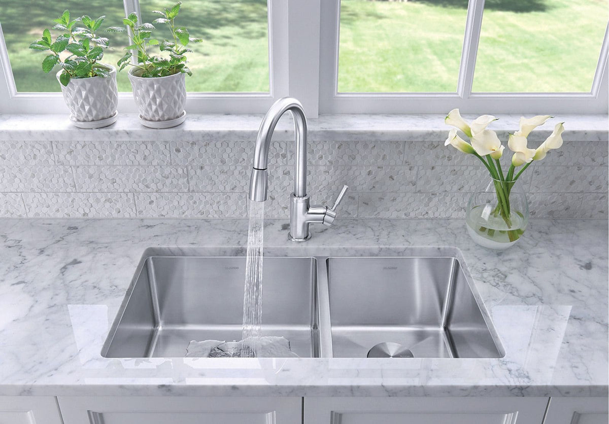 Quatrus R15 33-in 60/40 Double Bowl Undermount Stainless Steel Kitchen Sink N0O6 - product image 3