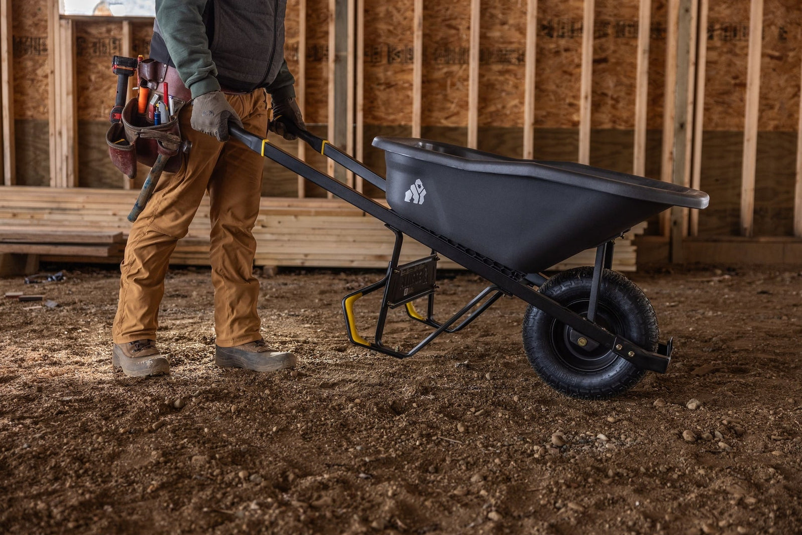 Pro Grade Heavy Duty Poly Tub Wheelbarrow, Poly/Plastic Tray, 6-cu-ft K0P6 - product image 6