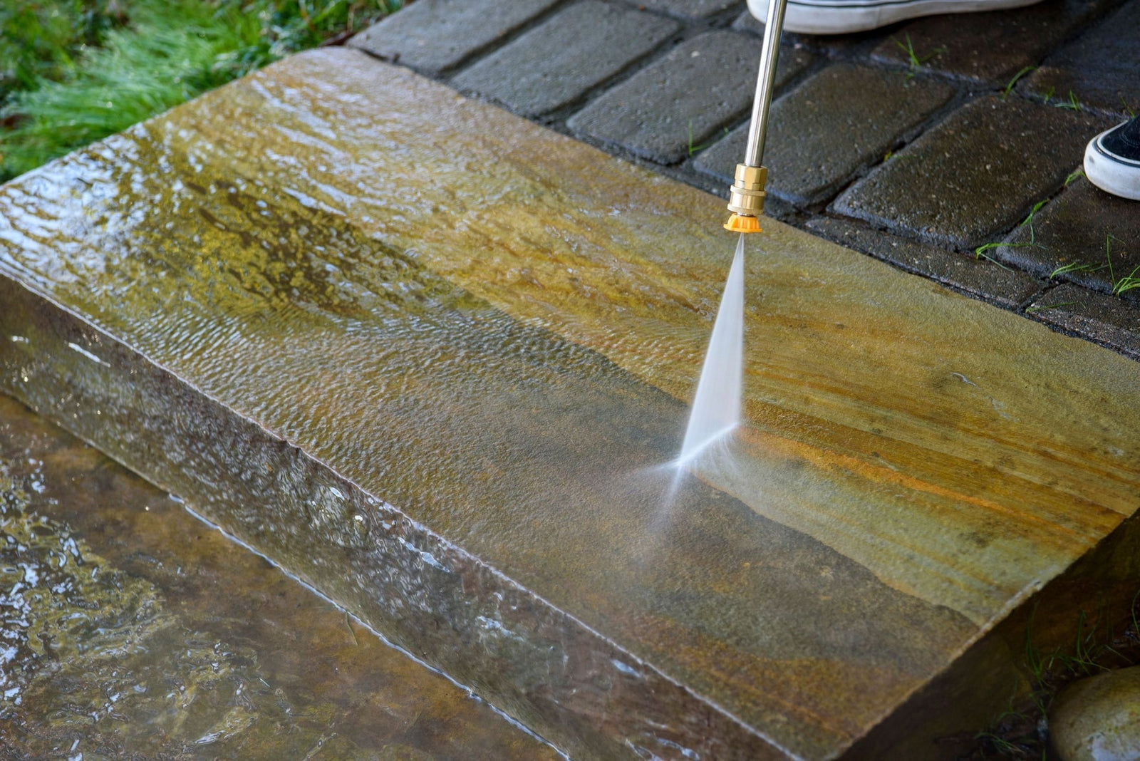 3000PSI 1.1GPM Electric Pressure Washer M2C0 - product image 8