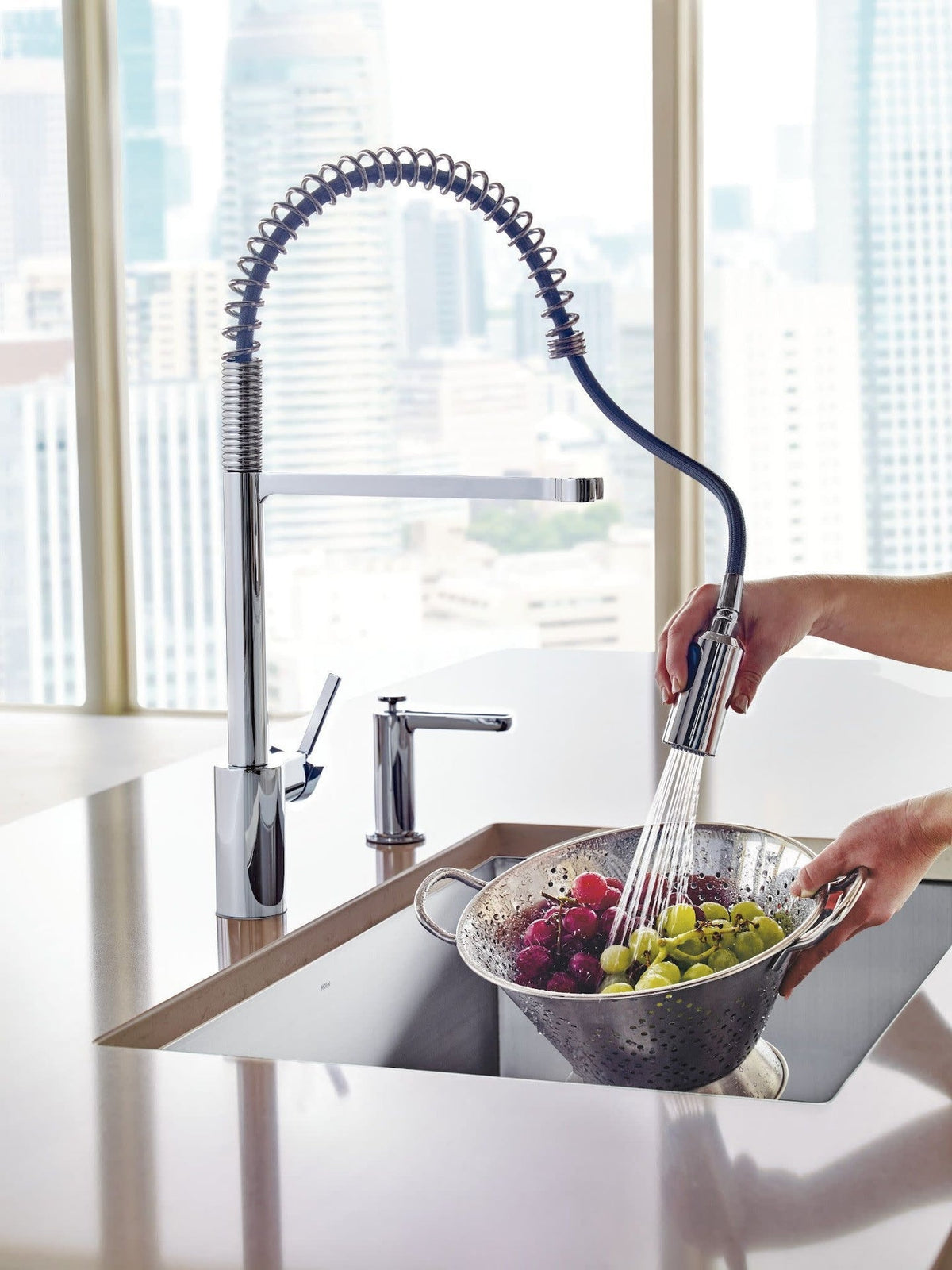 Align Single Handle High Arc Pull Down Sprayer Kitchen Faucet, Chrome Z3E2 - product image 8