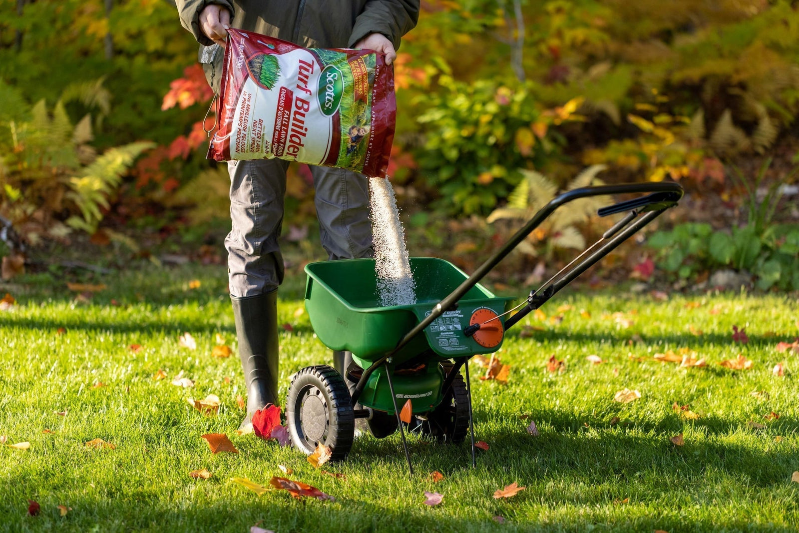 Turf Builder Fall Lawn Fertilizer, 10.5-kg H7K8 - product image 2