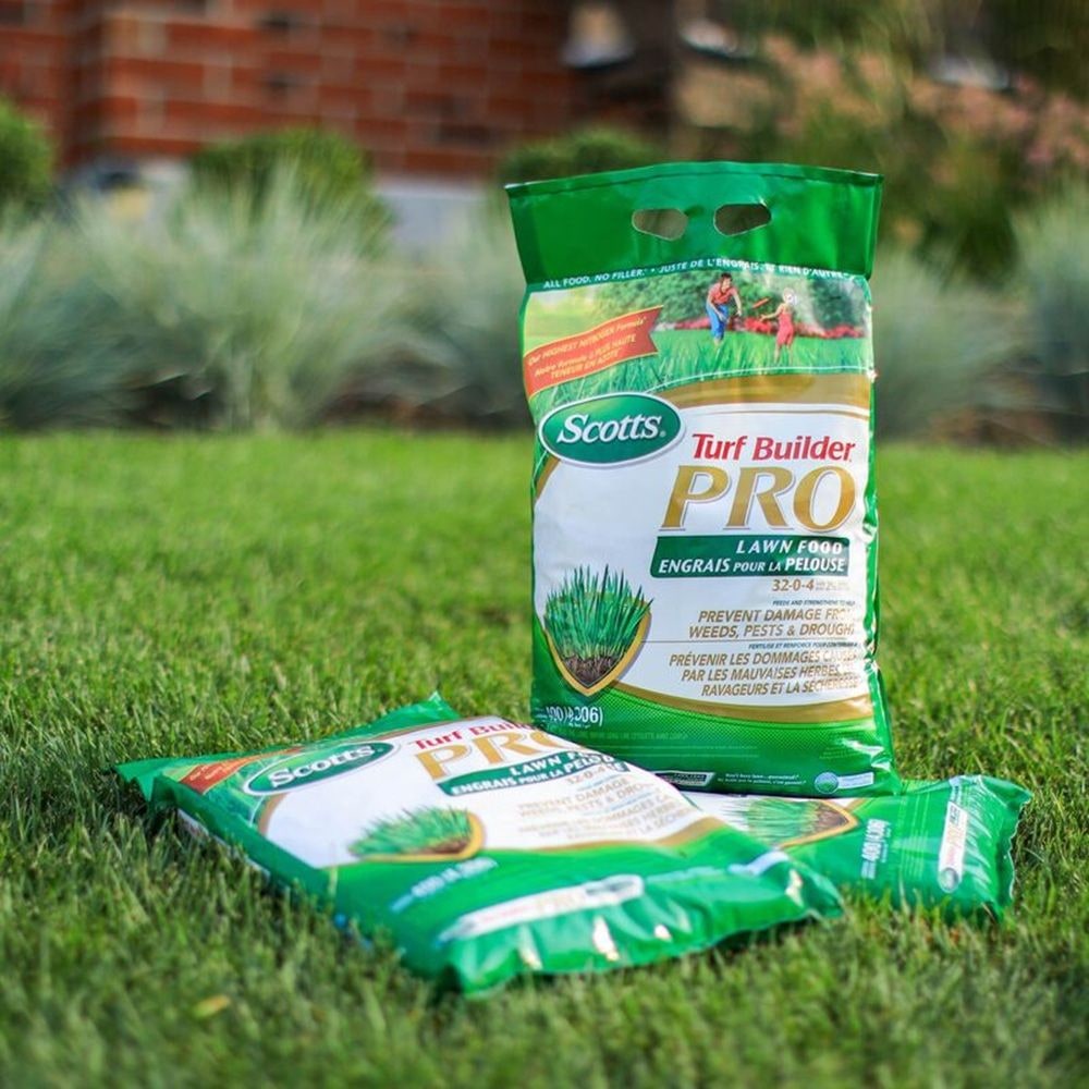 Turf Builder PRO Lawn Fertilizer, 800-m2 C4K0 - product image 2