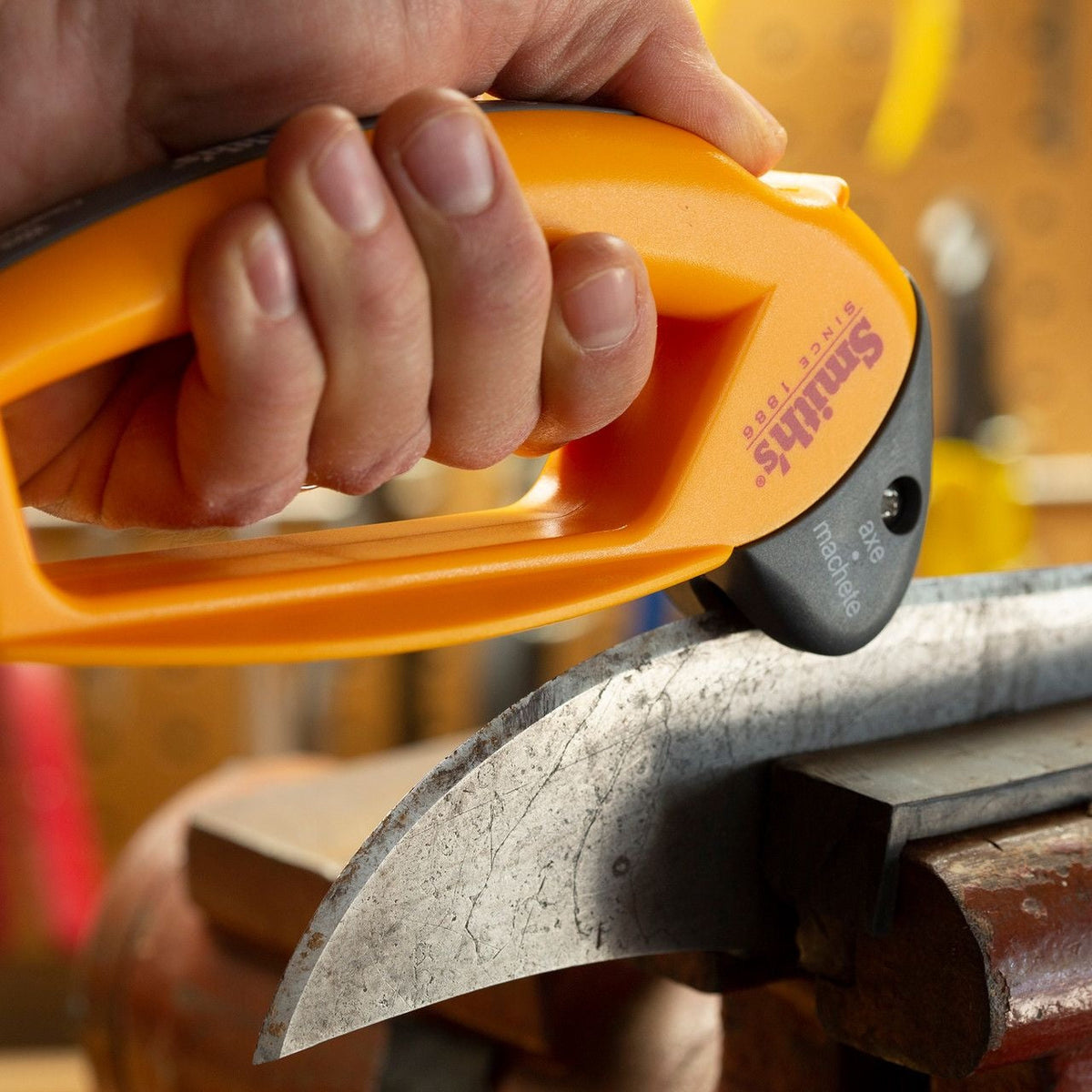 Axe and Machete Hand Sharpener with Soft-Grip Handle Y3G5 - product image 4