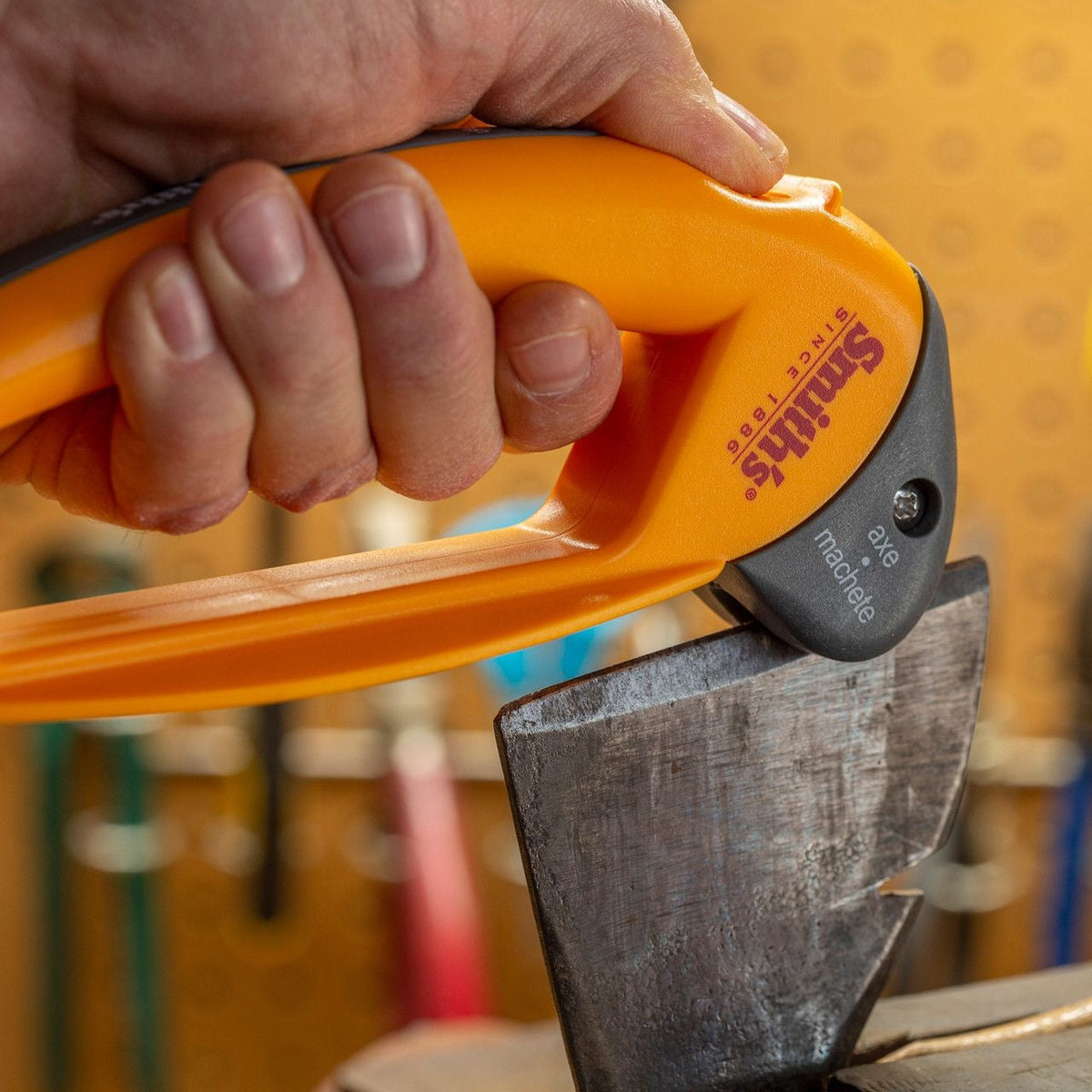 Axe and Machete Hand Sharpener with Soft-Grip Handle Y3G5 - product image 5